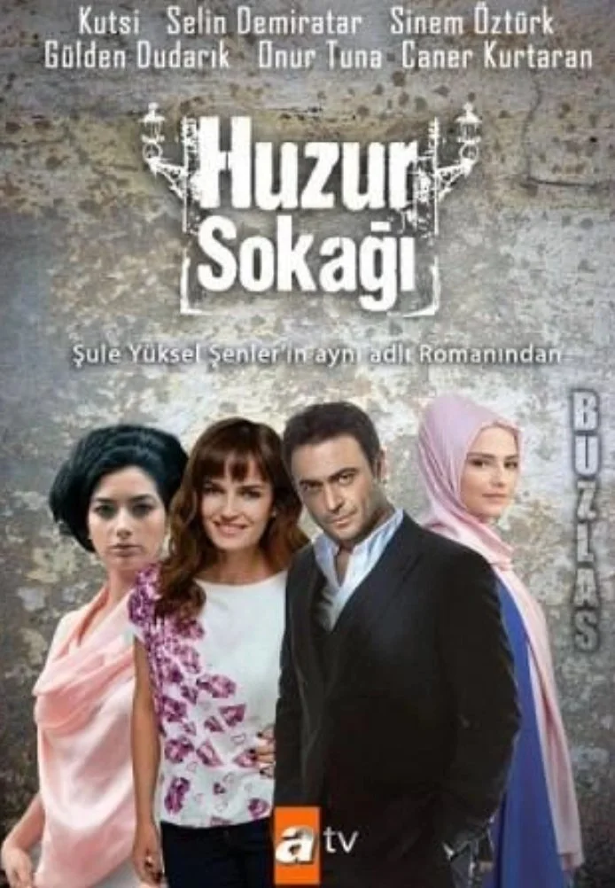Huzur Sokagi постер